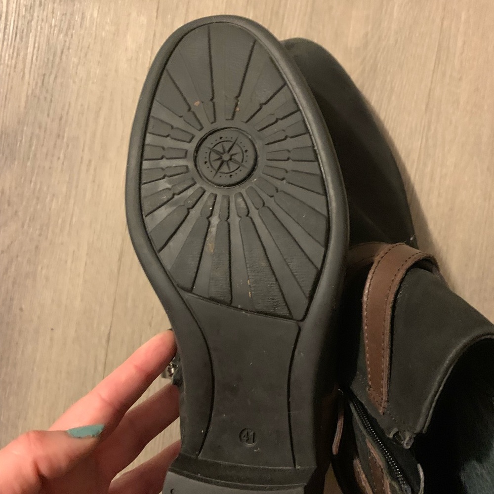 Bussola Black and Brown Ankle Boots